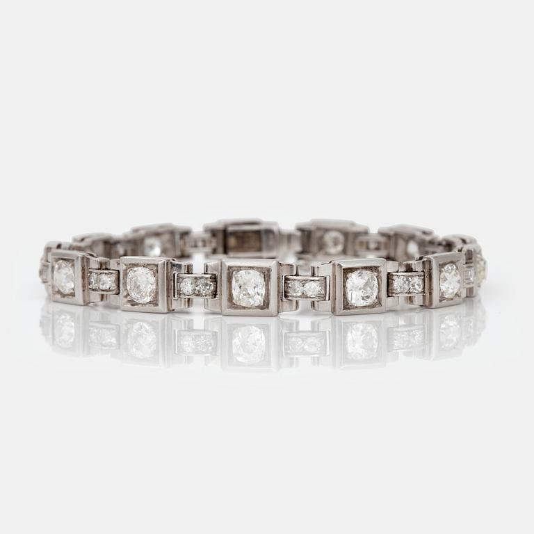 A old-cut diamond, circa 4.30 ct, bracelet. French hallmarks.