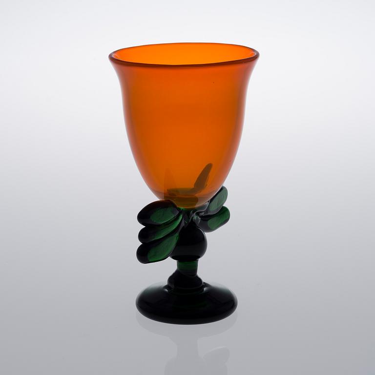 HEIKKI ORVOLA, A BEAKER. Signed Heikki Orvola, Nuutajärvi Notsjö. 1970s.