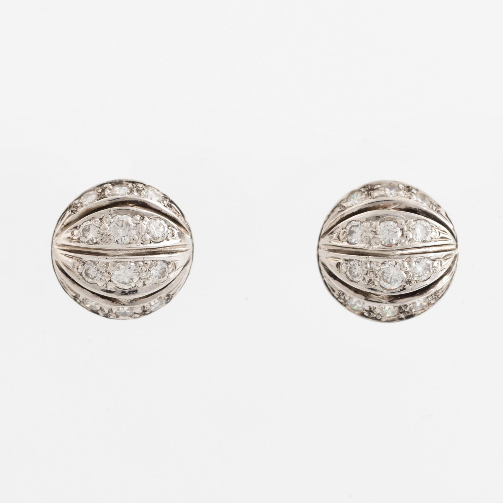 Brilliant cut diamond earrings.