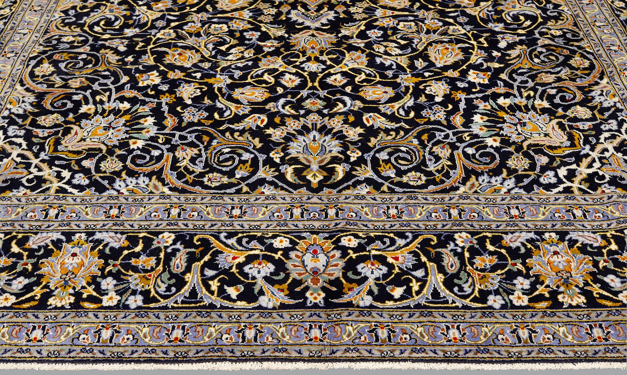 Matta, Keshan, ca 408 x 305 cm.