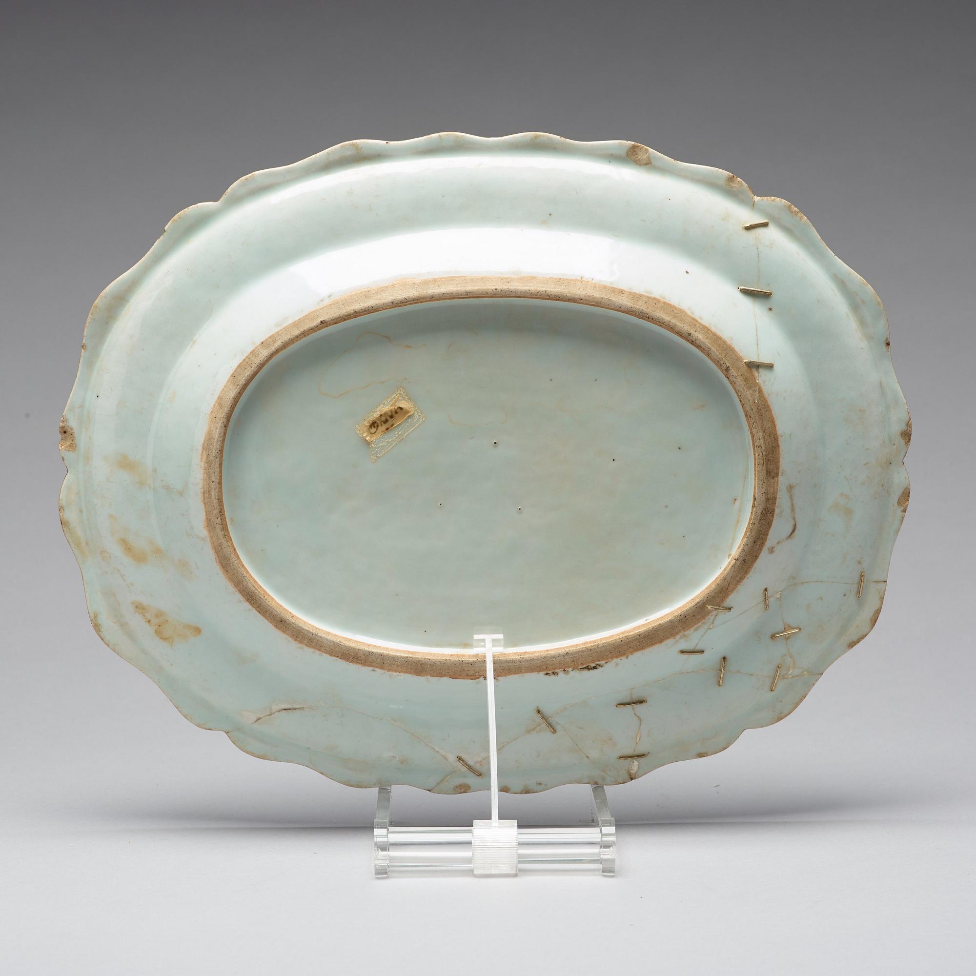 A blue and white armorial tureen with cover, Qing dynasty, Qianlong (1736-95).