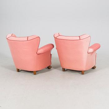 A mid 1900s three pcs sofa group.