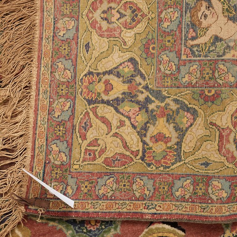 RUG. Semi-antique Tabriz Figural. 185,5 x 138,5 cm.