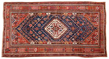 286. ANTIQUE QASHQAI RUG.