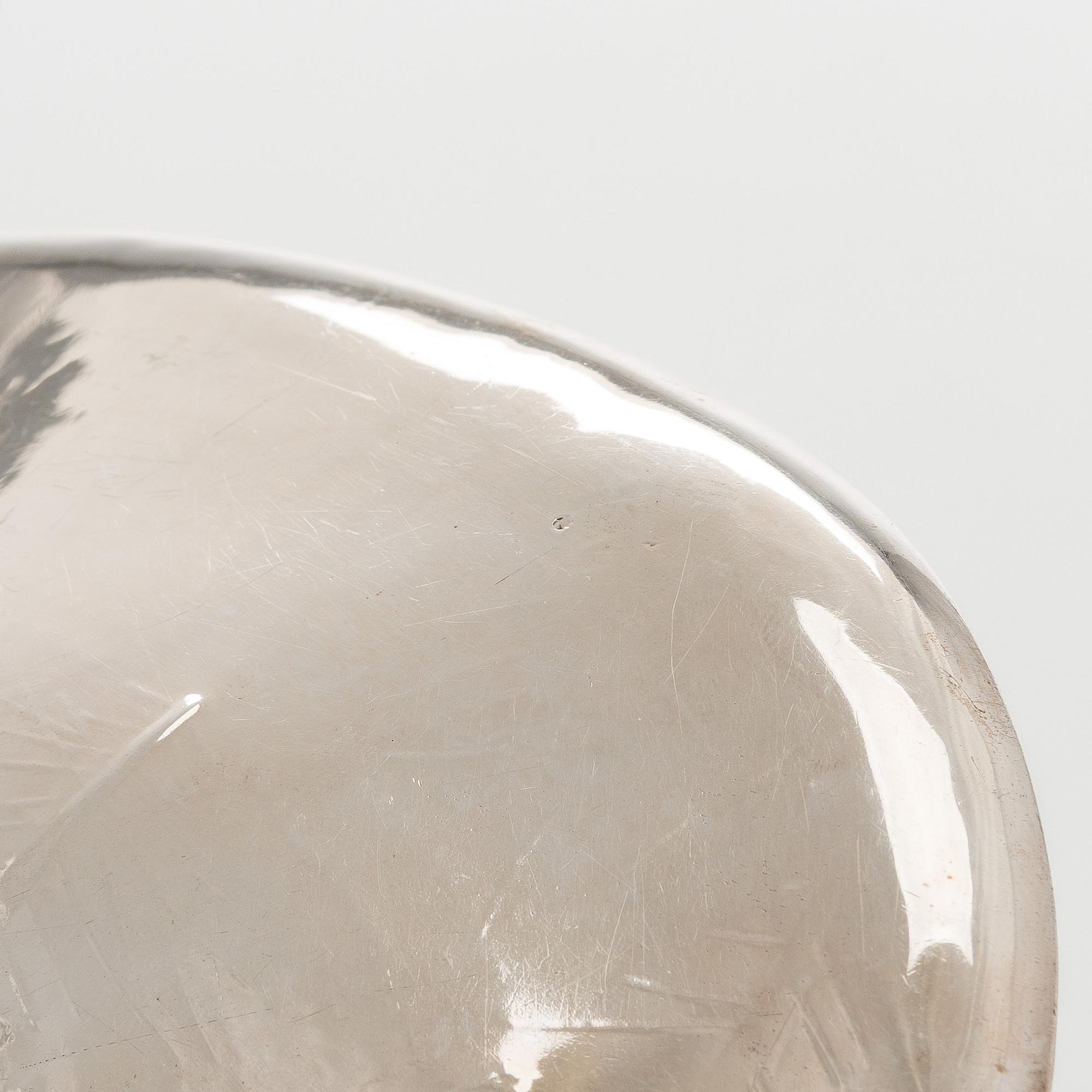 Tapio Wirkkala, Fat, silver, "Björnjakt", Tillander, Helsingfors 1951.