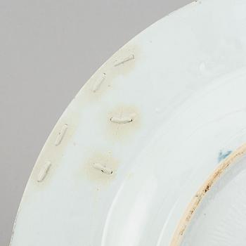 Fat, två stycken, kompaniporslin. Qingdynastin, Qianlong (1736-95).