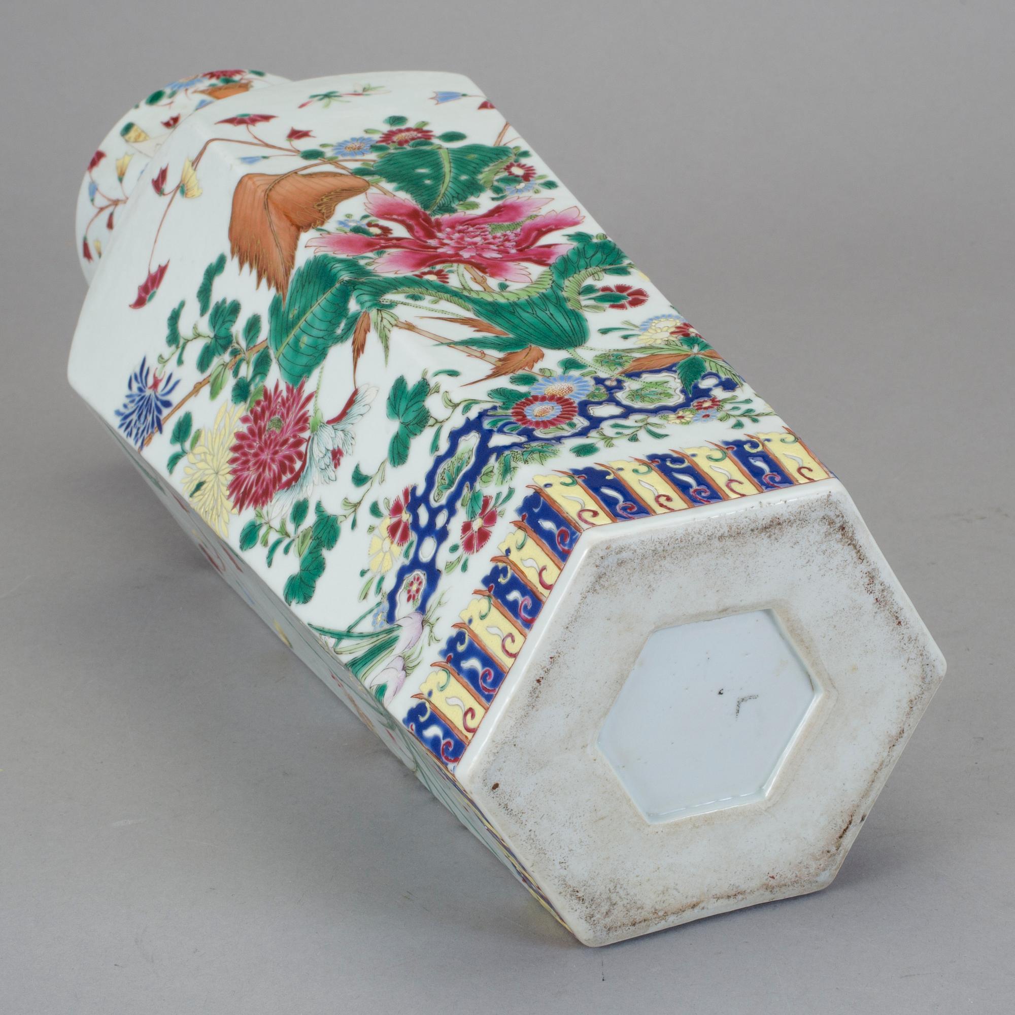 VAS, porslin, Kina, 1800-tal.