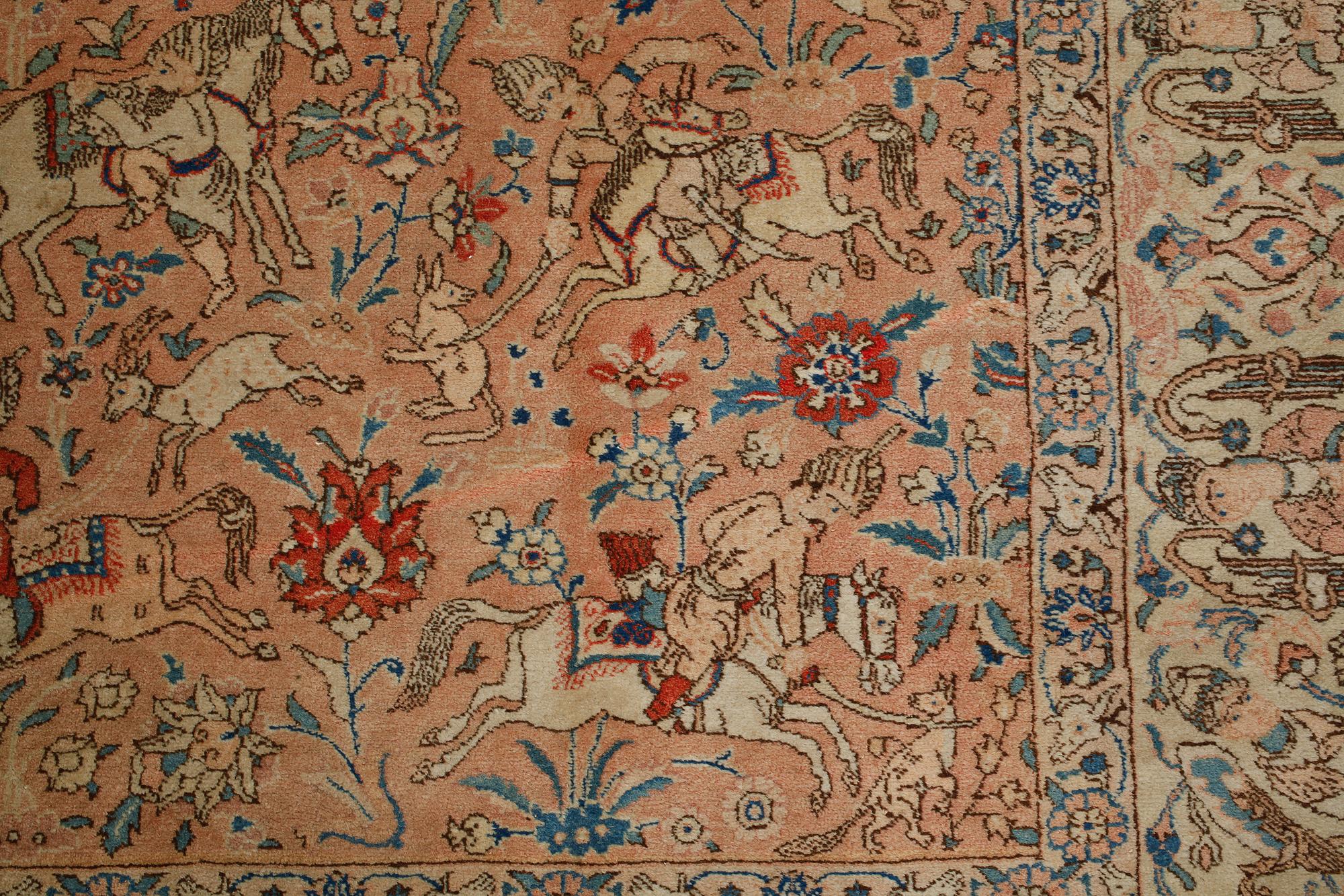 MATTA, figural, Täbris, semiantik, 268 cm x 364 cm.