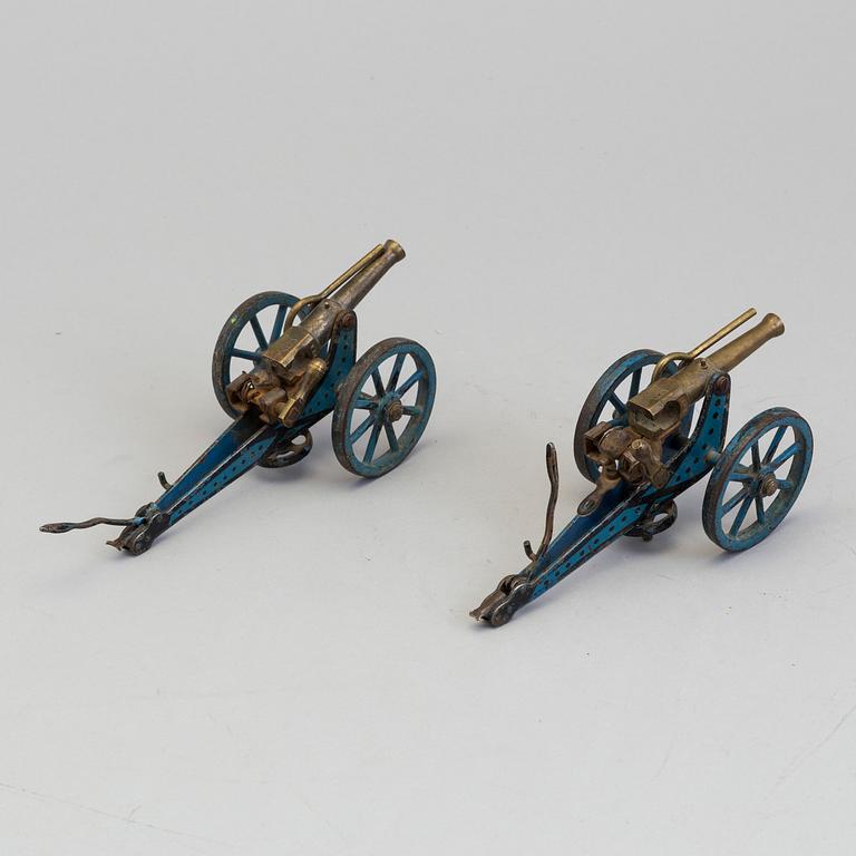 a pair of Märklin canons, Germany Early 1900's.