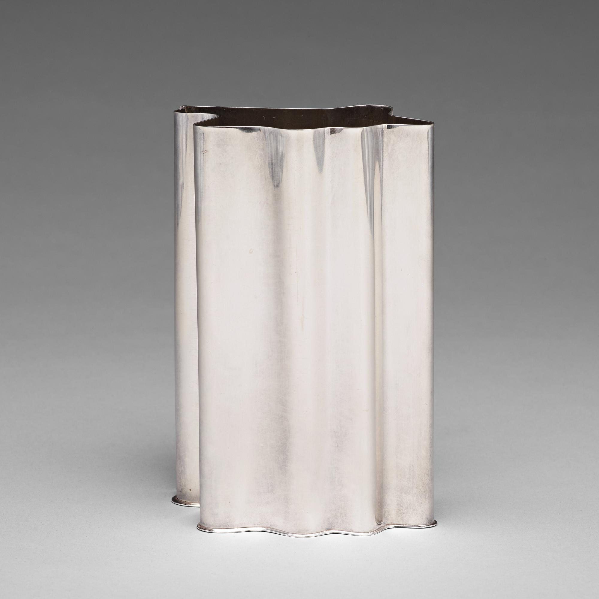 Kristian Nilsson, a sterling silver vase, Stockholm 1978.