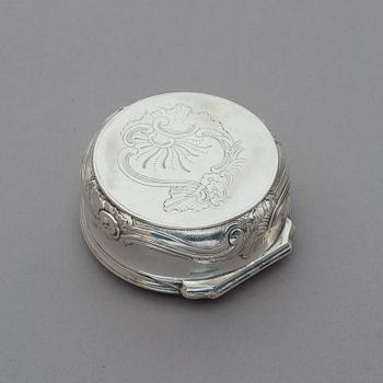 A Swedish 18th century parcel-gilt snuff-box, marks of Jonas Thomasson Ronander, Stockholm 1774.