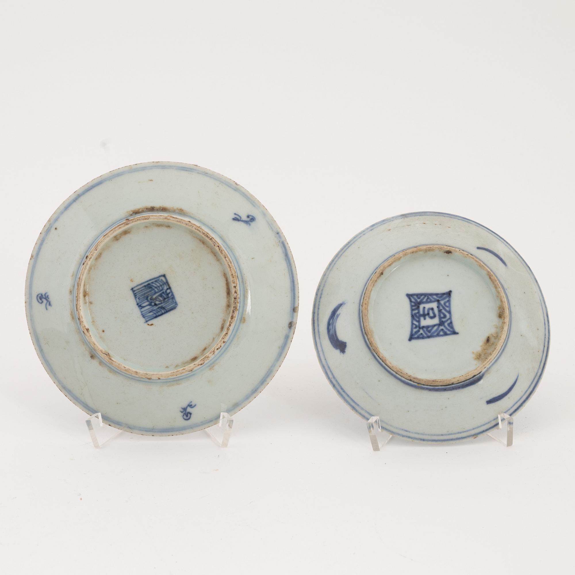 A set of 12 similar Chinese blue and white porcelain small dishes, late Qing dynasty, second half of the 19th Century.