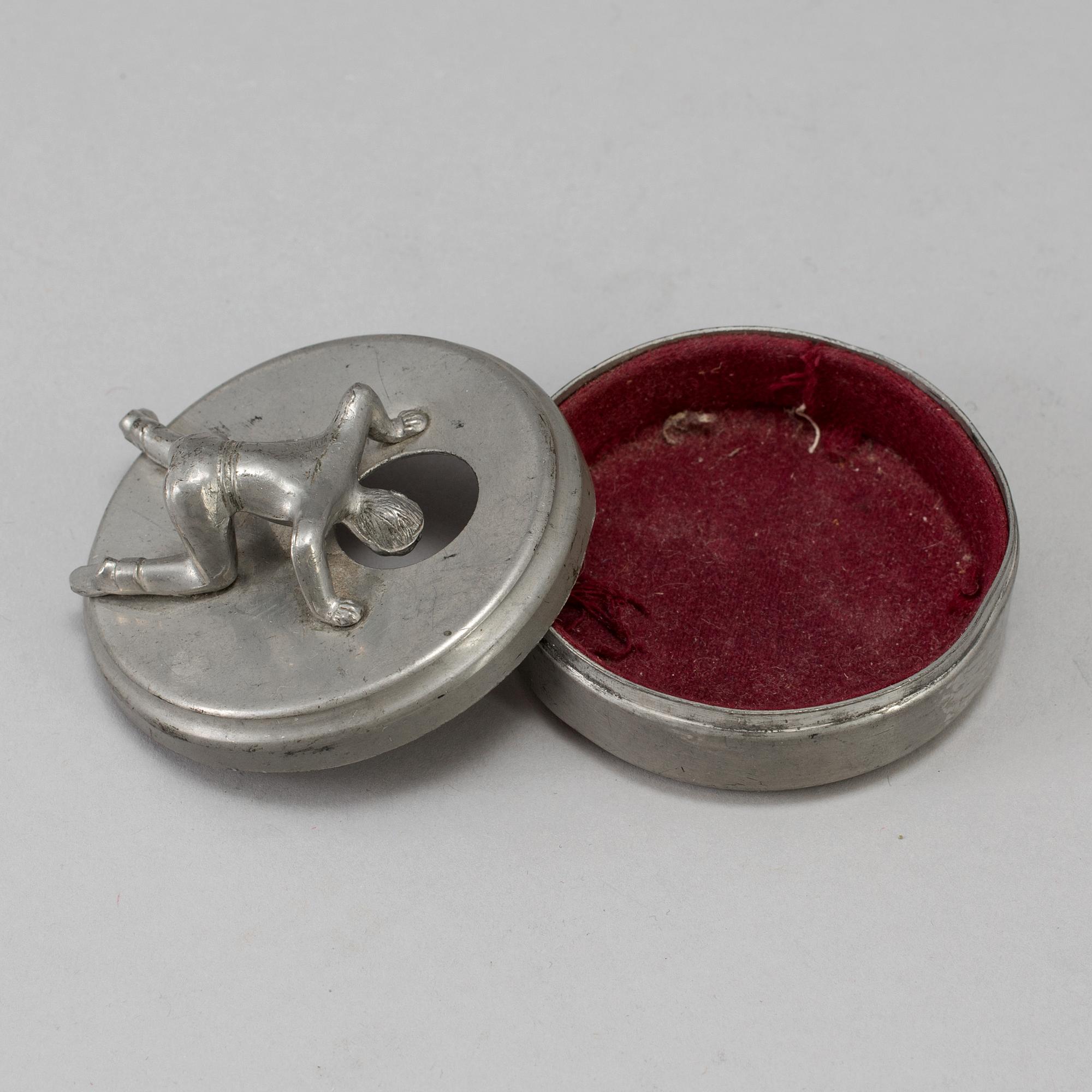 A pewter box by Widerholm & Dahlberg, Eskilstuna, Sweden. 1930's/40's.