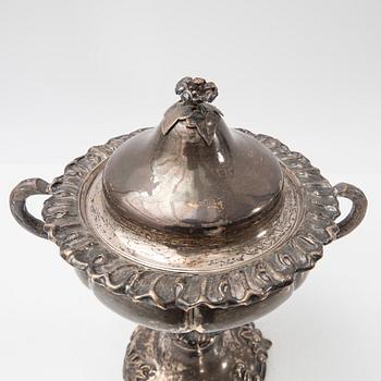 Skål med lock, silver, Sverige, 1865.
