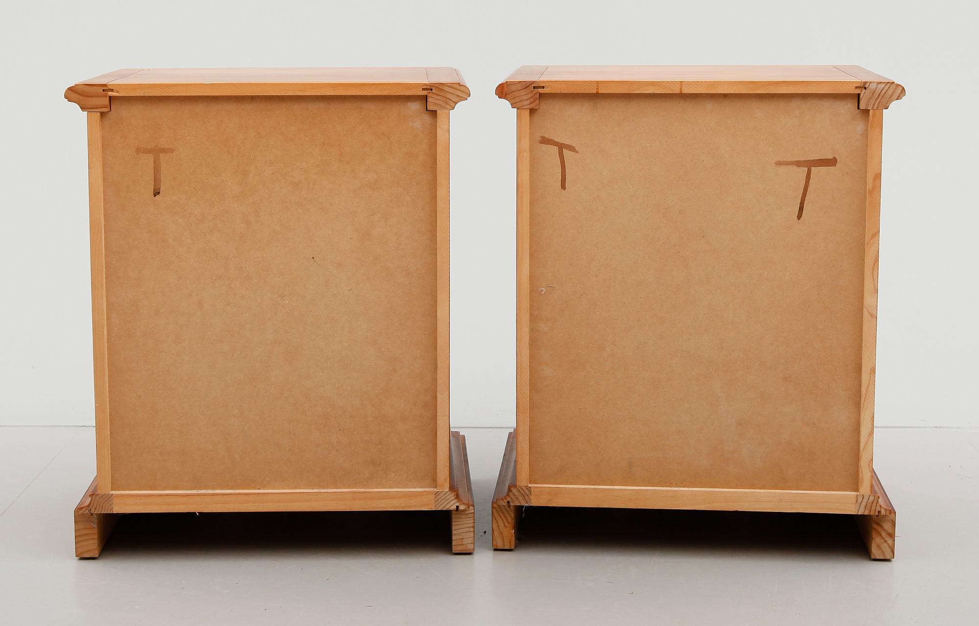 SÄNGBORD, 1 par, 1900-/2000-tal.