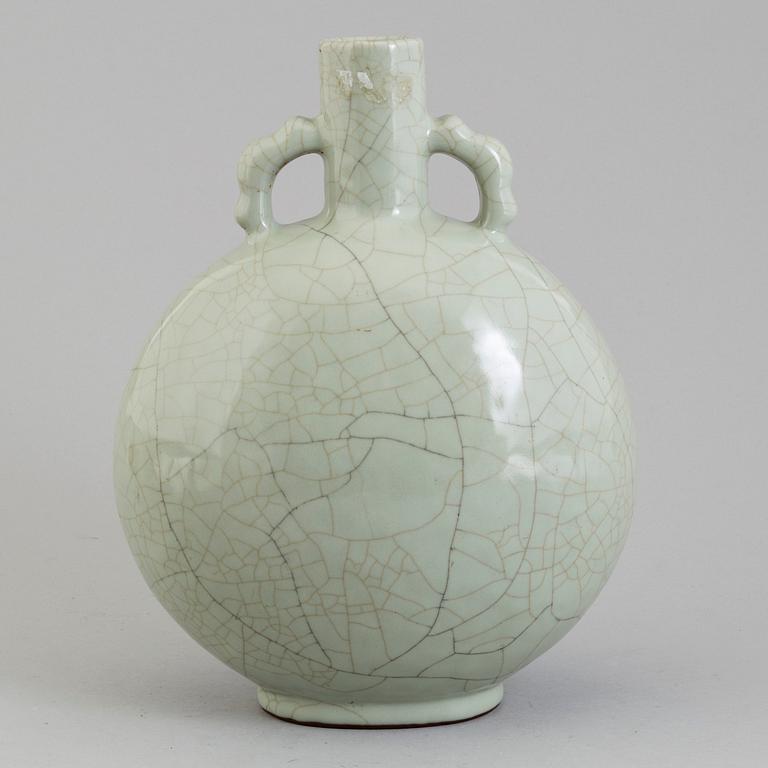 VAS, porslin, Kina, modern tillverkning, 1900-tal.