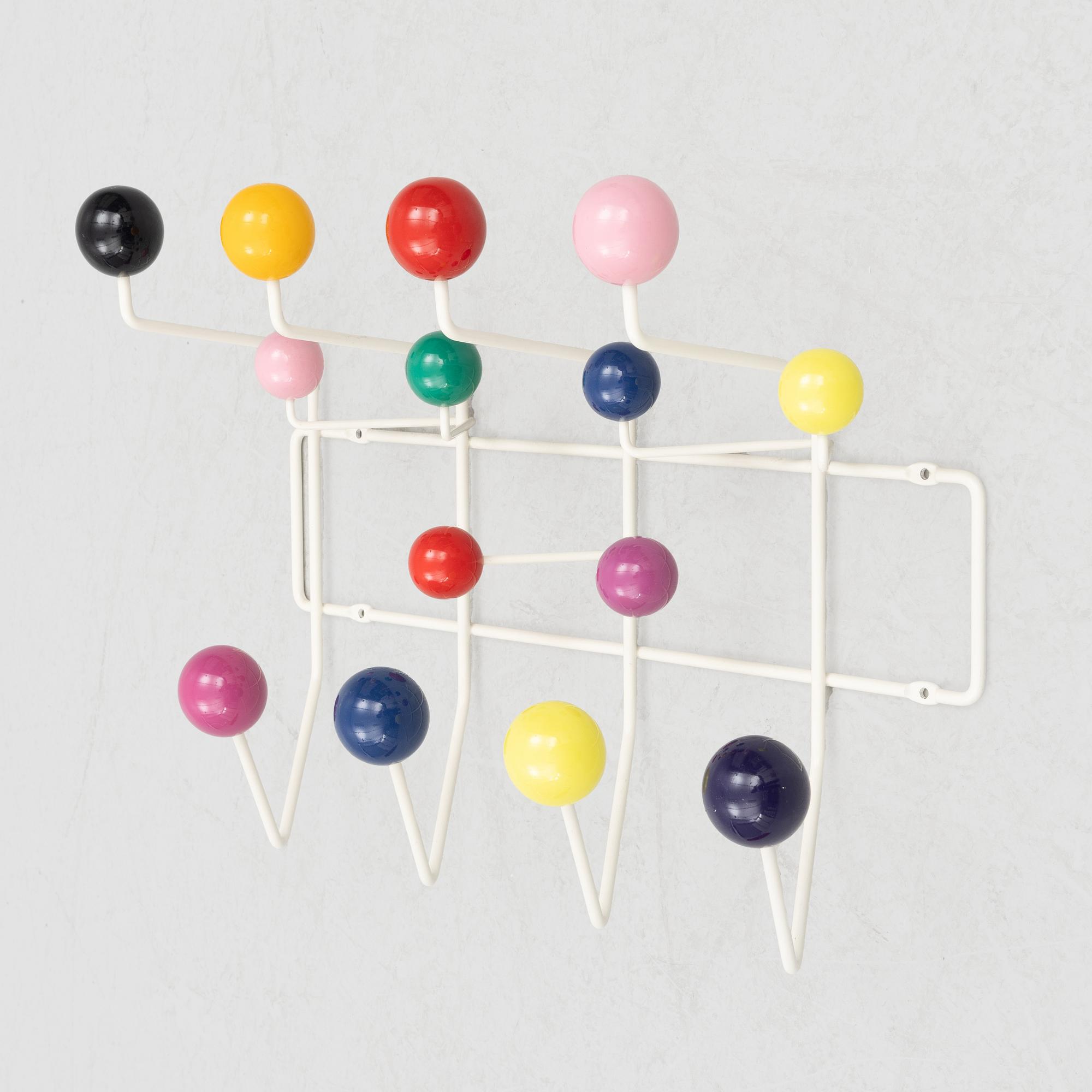Klädhängare, "Hang it all", väggtavla "Uten Silo” och rumsavdelare, "Algues", Vitra.