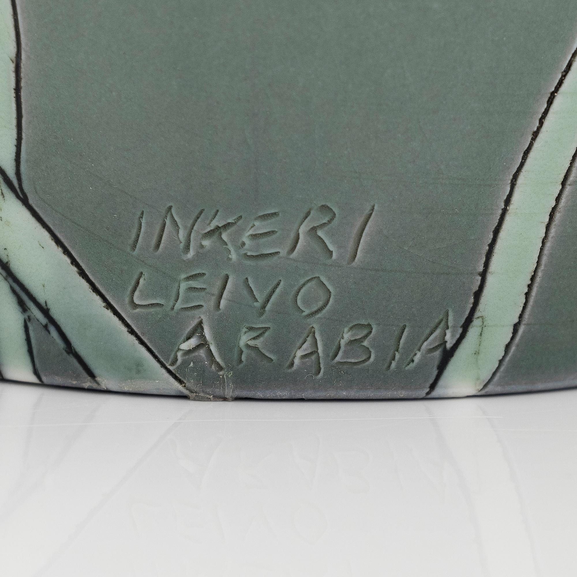 Inkeri Leivo, urna med lock, "Aino", keramik signerad Inkeri Leivo Arabia.