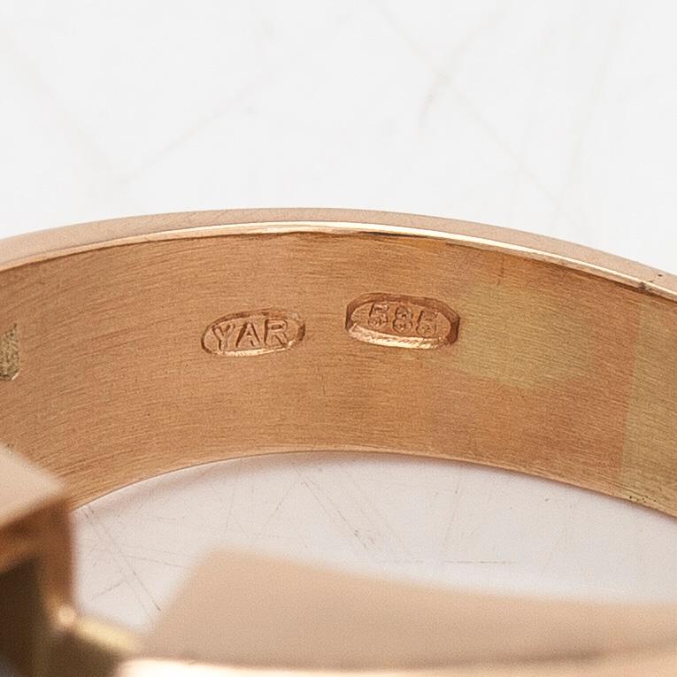 A 14K gold ring, princess-cut diamond approx. 5.0 ct, Jarkko Perälä, Vaasa, Finland.
