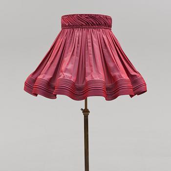 GOLVLAMPA, 1900-talets andra hälft.