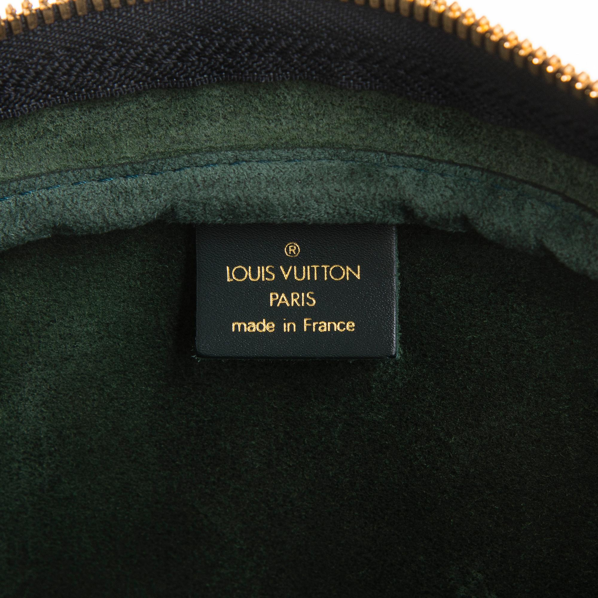 Louis Vuitton, viikonloppulaukku, "Taiga Kendall GM".