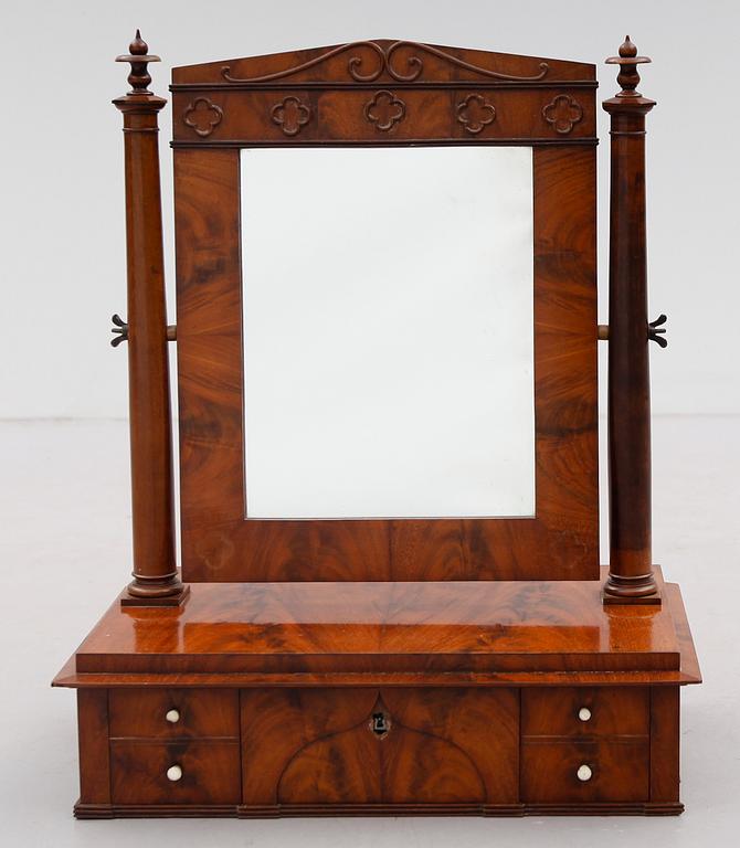 TOALETTSPEGEL, Karl Johan, 1800-talets mitt.