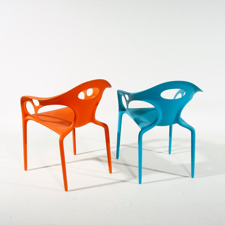 KARMSTOLAR, ett par. "Supernatural" design Ross Lovegrove".