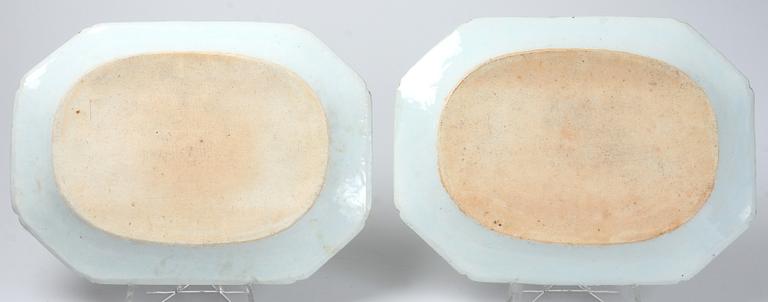 STEKFAT, ett par, porslin, Kina, 1700-tal.