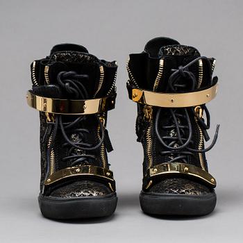 SKOR, Giuseppe Zanotti.