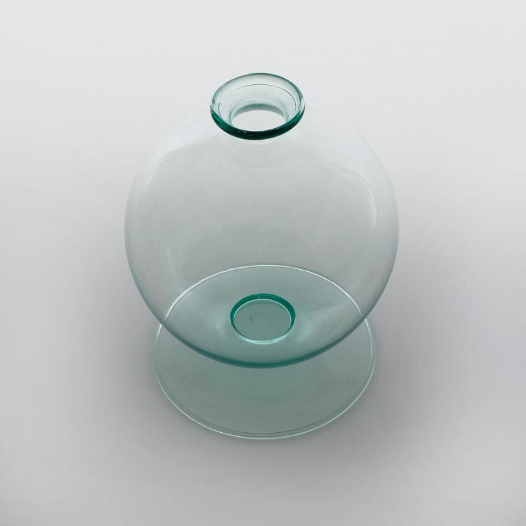 A glass vase, possibly by Napoleone Martinuzzi or Vetorio Zecchin, MVM Cappellin Murano, first half of the 20th century.