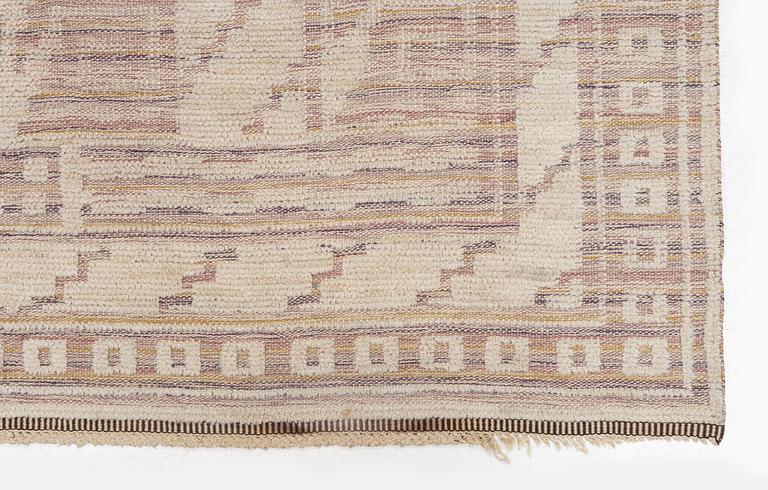 Märta Måås-Fjetterström, matta, 'Vita spetsporten' (variant), knotted pile in relief, c. 303 x 210 cm, signerad MMF.