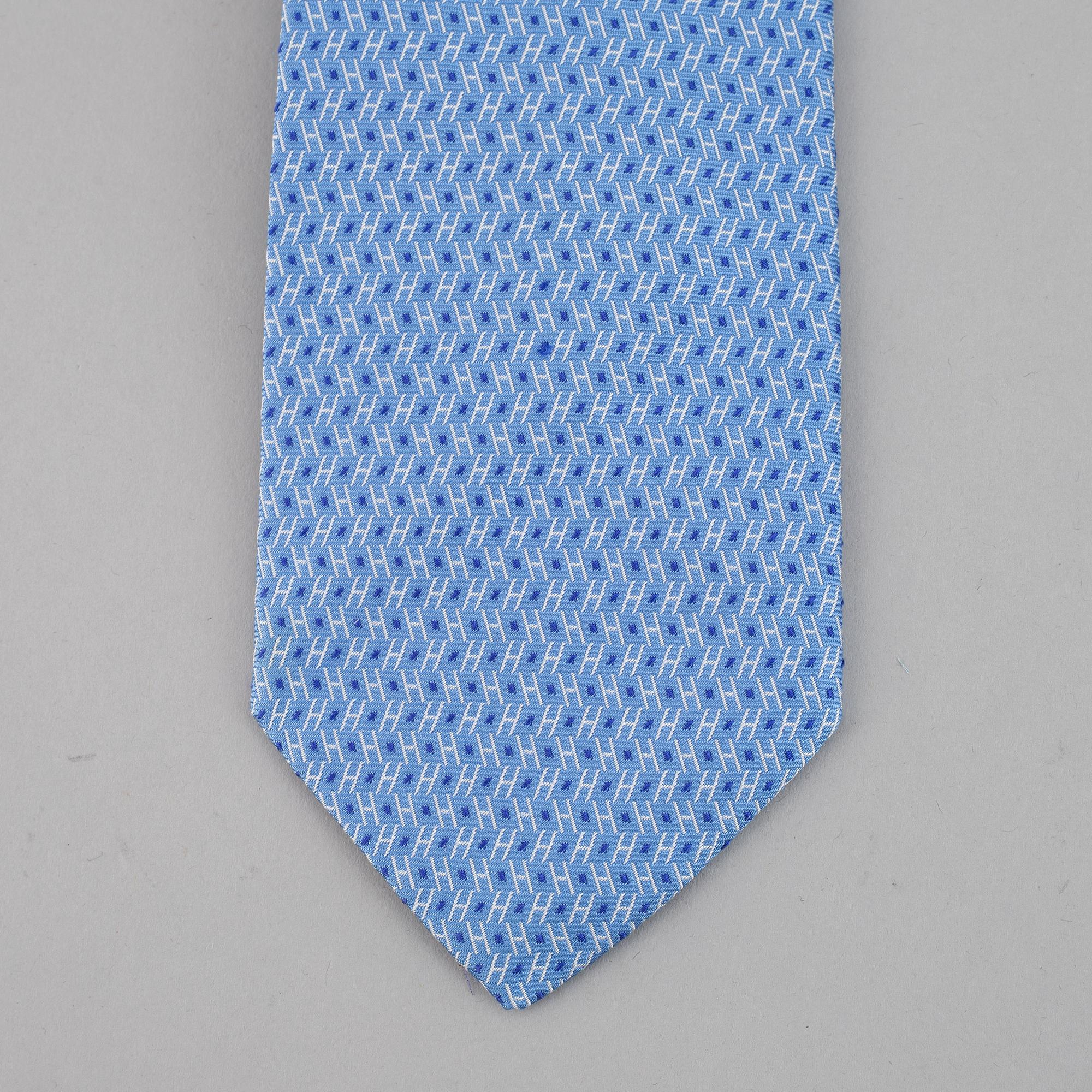 Hermès, 3 silk ties.