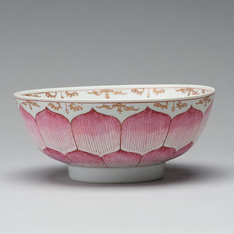 SKÅL samt FAT, kompaniporslin. Qingdynastin, Qianlong (1736-95).