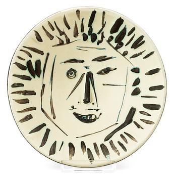 879. A Pablo Picasso 'Visage de face' faience bowl, Madouram Vallauris, France 1960.