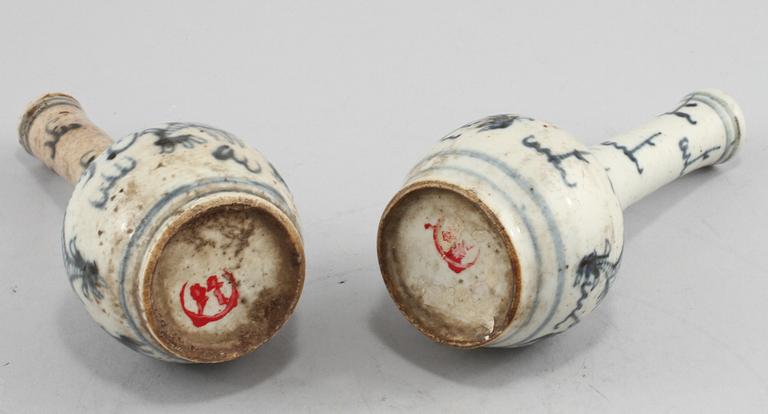 VASER, 2 st, porslin, Kina, 1800/1900-tal.