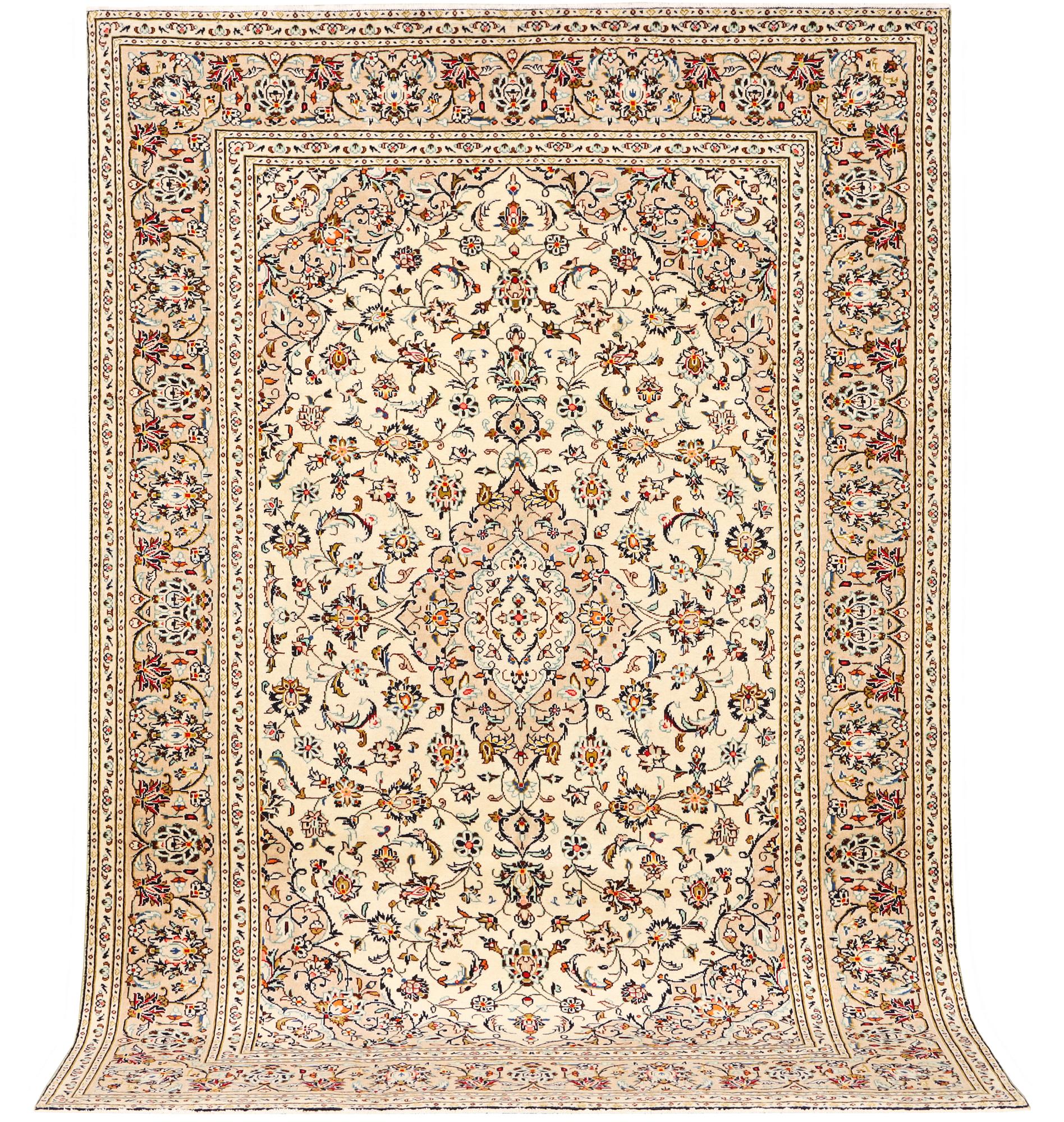 A Keshan carpet, c. 295 x 197 cm.