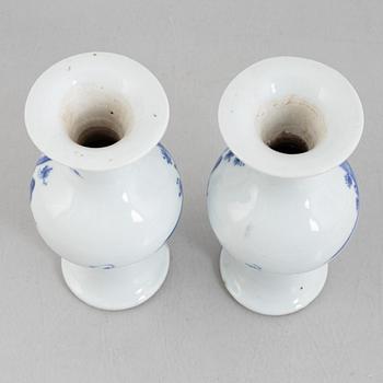 Vaser, ett par, porslin, Qingdynastin, 1800-tal.