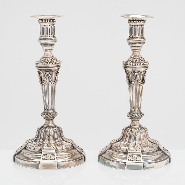 Ljusstakar, ett par, silver,  Louis XIV-stil, Holland, 1900-tal. G C Reeser en Zn (verksam 1885–1925 Den Haag).