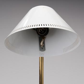 PAAVO TYNELL, BORDSLAMPA, 9227. Märkt Taito Idman VM 424.