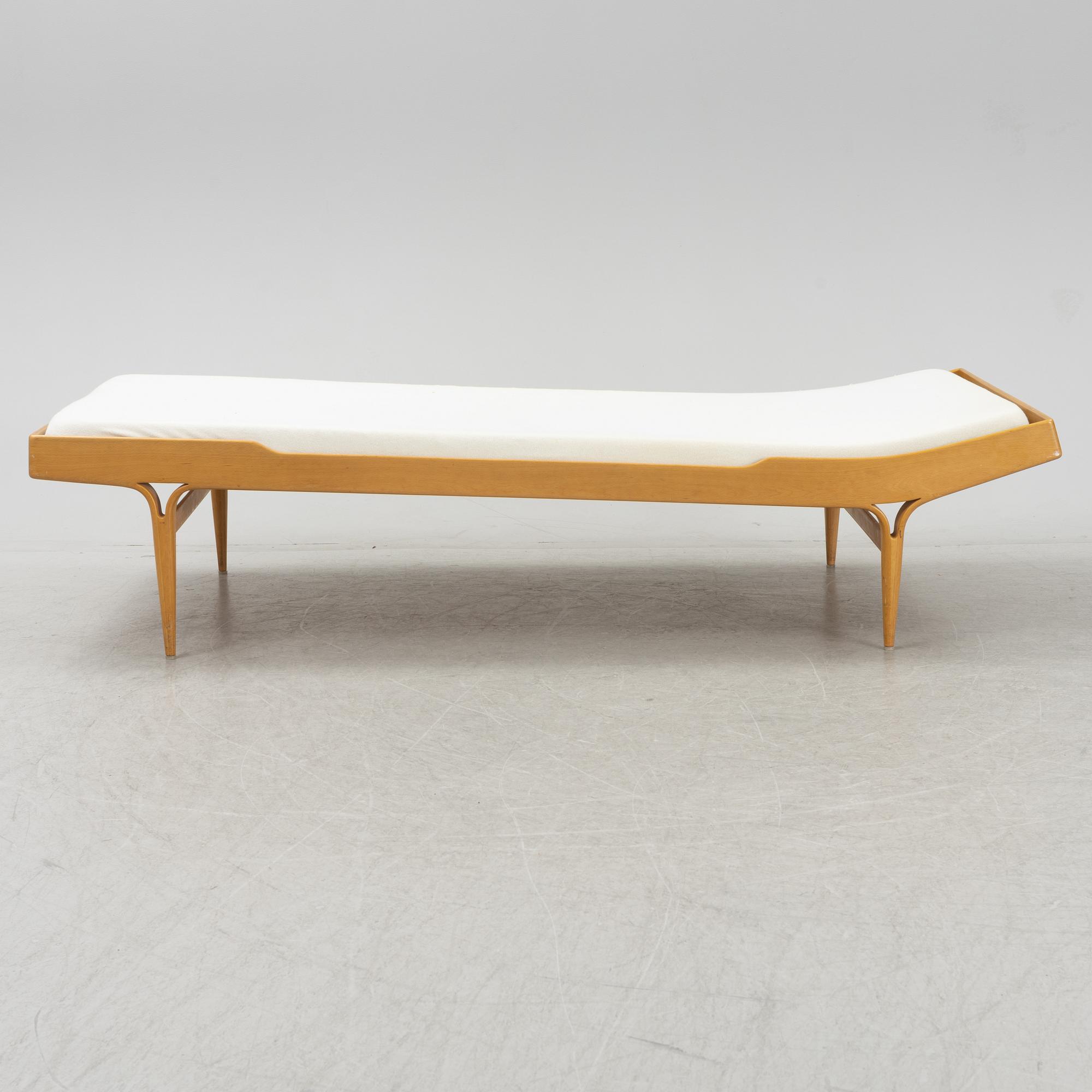 Bruno Mathsson, a model "T 303 / Berlin 60" daybed from Firma Karl Mathsson, Värnamo.