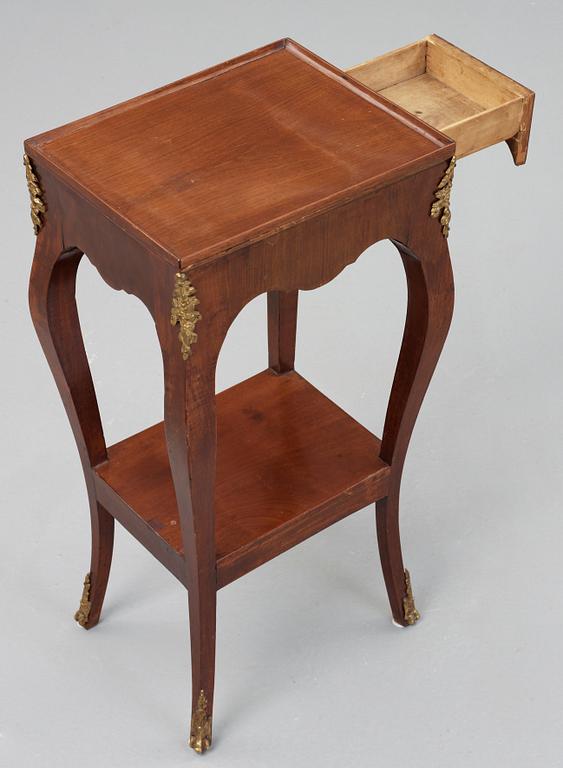 BORD. Sverige, 1700-talets andra hälft. Rokoko.