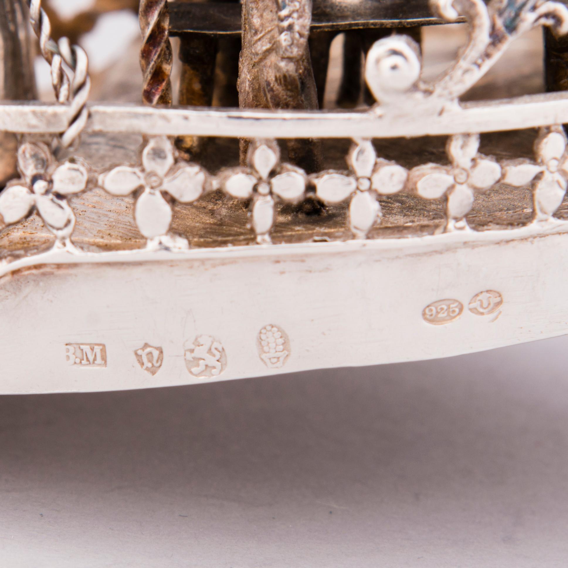 SKRIN/ BORDSDEKORATION, sterling silver, engelska importstämplar London 1911.