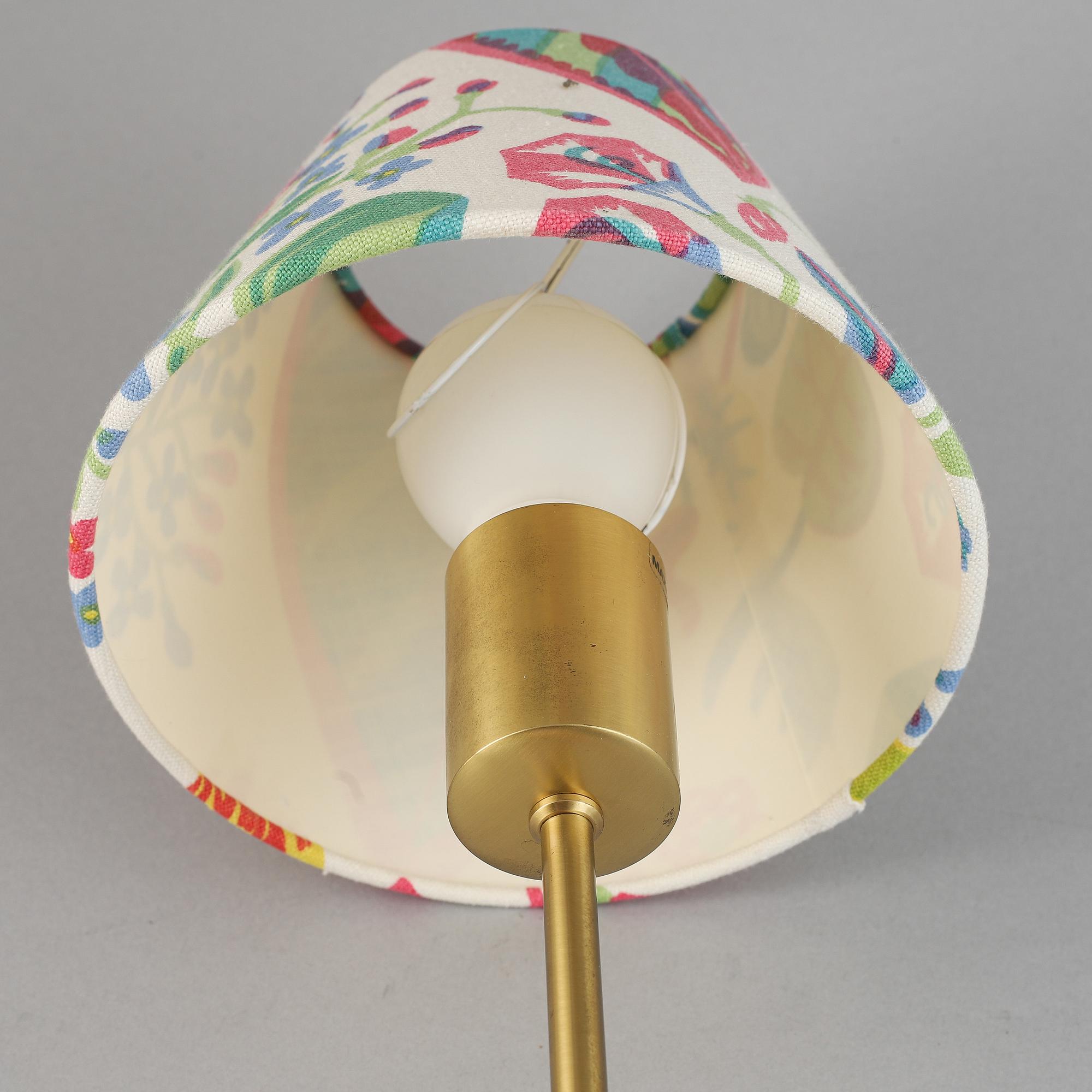 Josef Frank, bordslampa, modell 2332, Firma Svenskt Tenn.