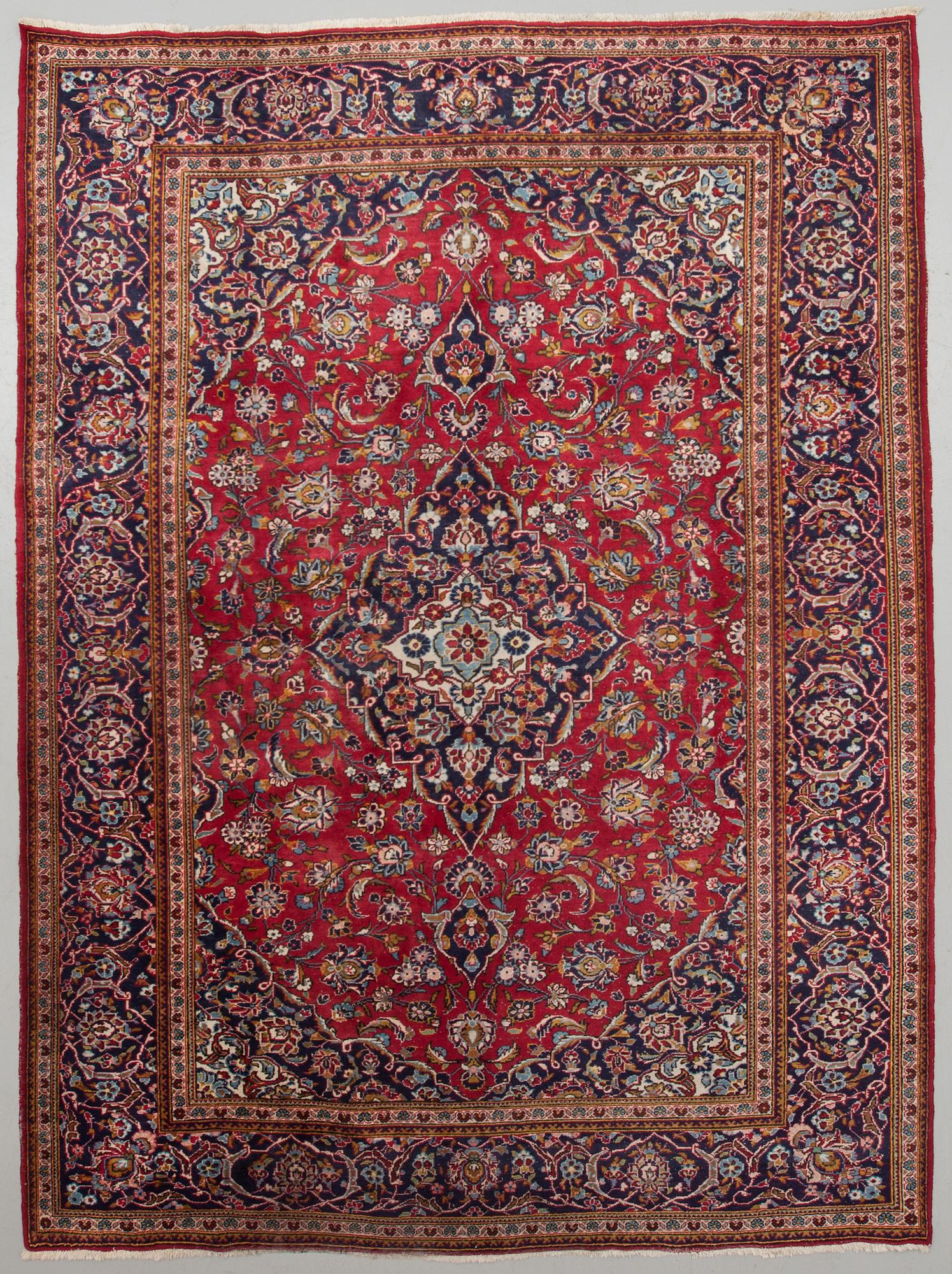 MATTA, old, Keshan, ca 340 x 251 cm.