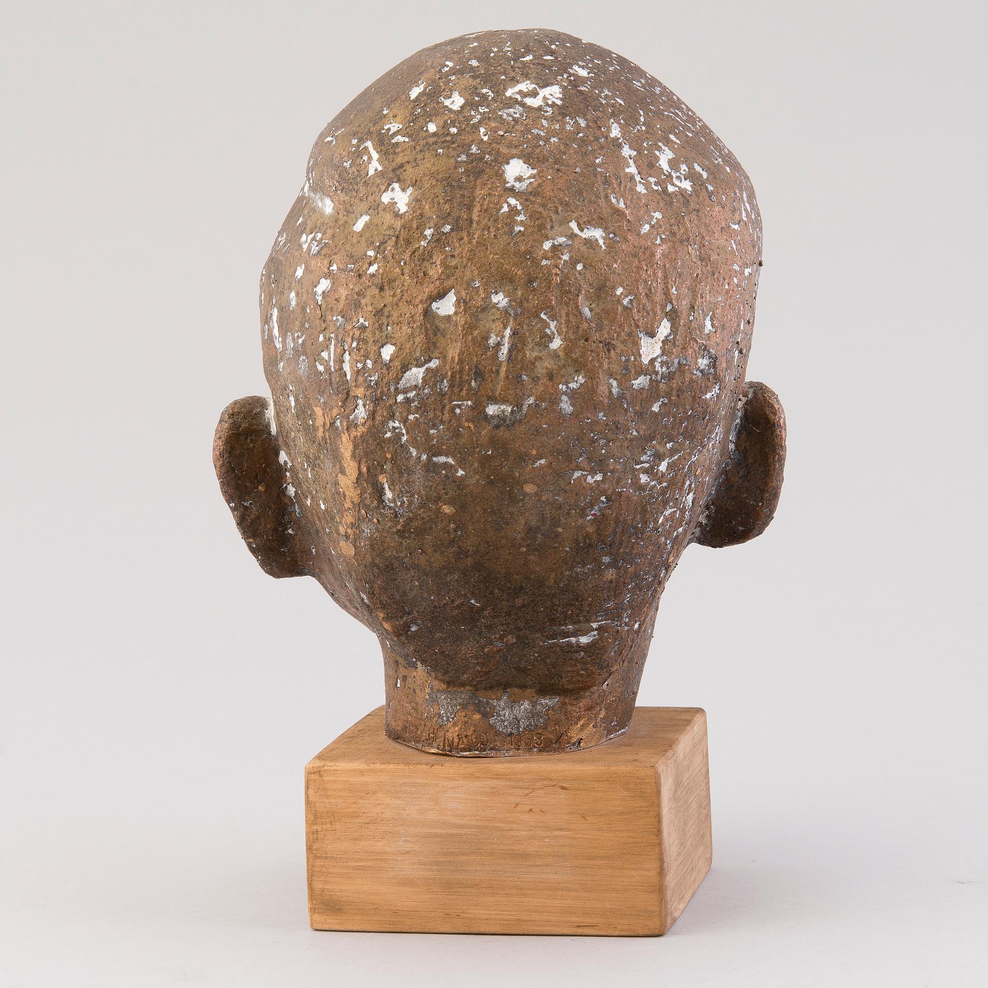 HEIKKI HÄIVÄOJA, pronssia, signeerattu ja päivätty 1958, numeroitu 1/2.