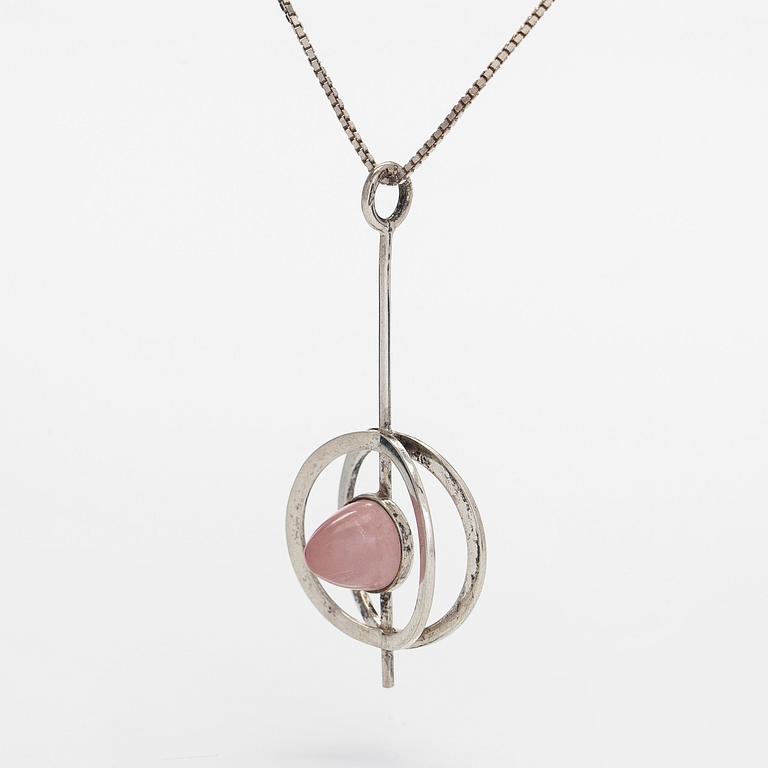 Elis Kauppi, a silver and rose quartz pendant. Kupittaan Kulta, Turku. With a sterlingsilver chain.