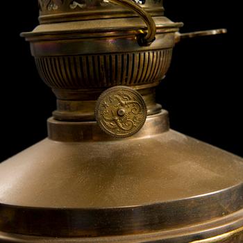 TAKLAMPA, Jugend, 1900-talets början. Höjd 110 cm.