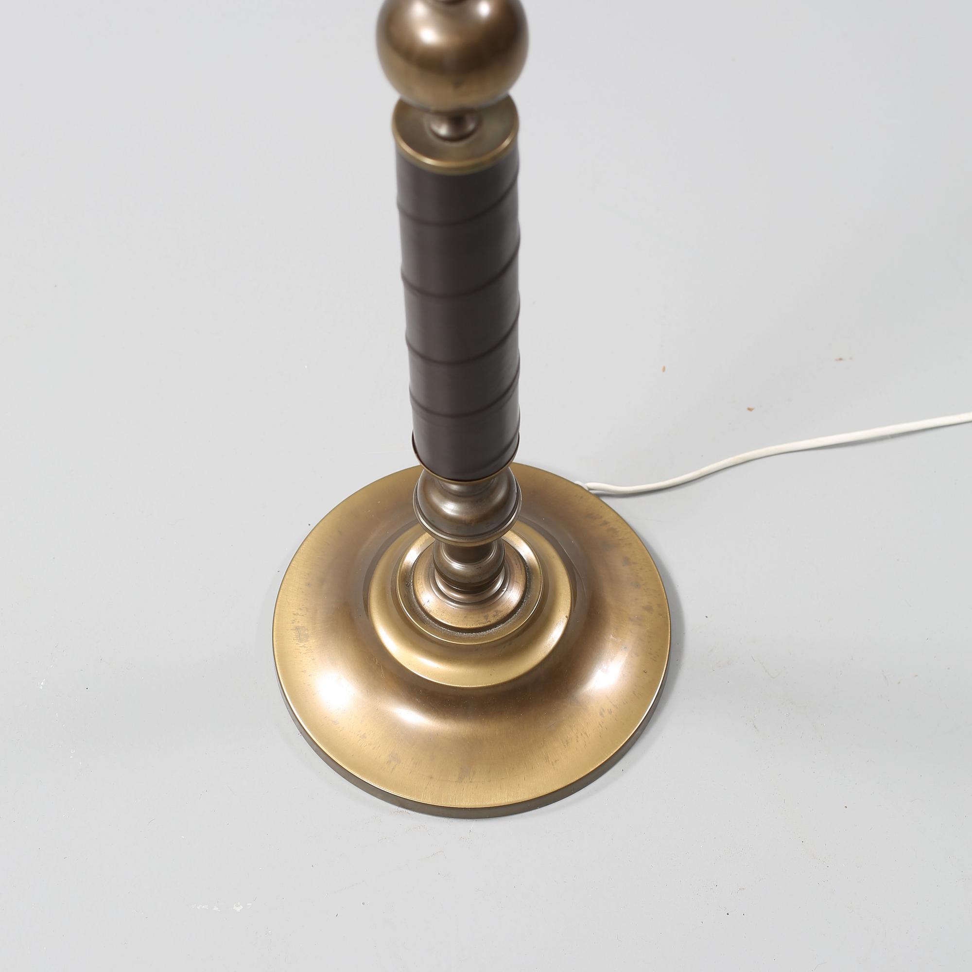 GOLVLAMPA, 1900-talets andra hälft.