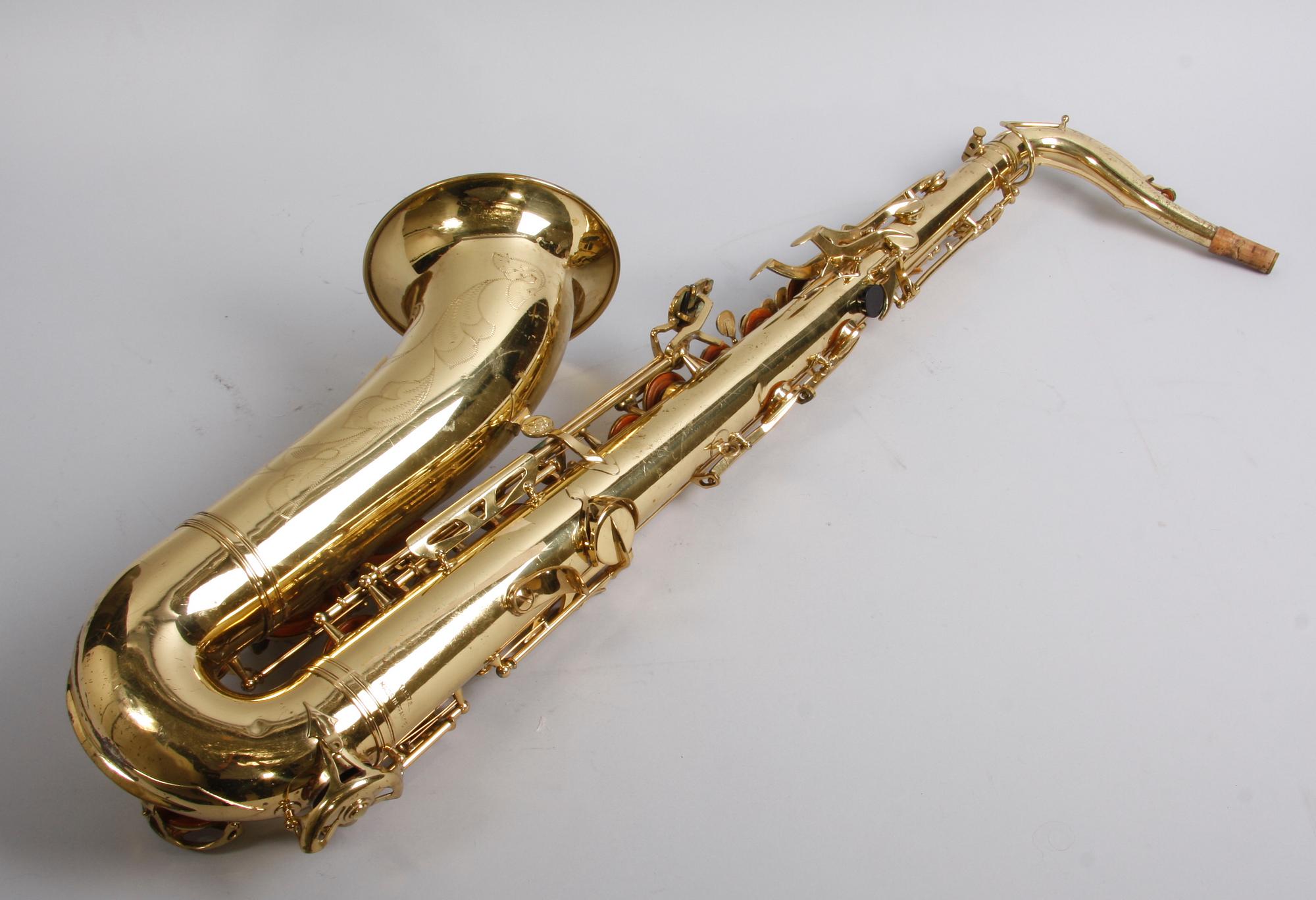 TENORSAXOFON, Frankrike. Märkt "Antoine Courtois, Paris".