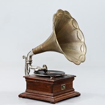 TRATTGRAMMOFON, "His Master's Voice", 1900-talets första del.